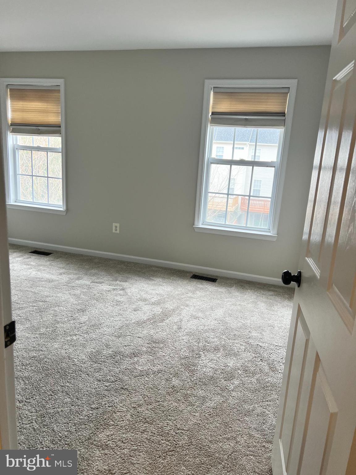 FARMINGTON VILLAGE - Residential Lease