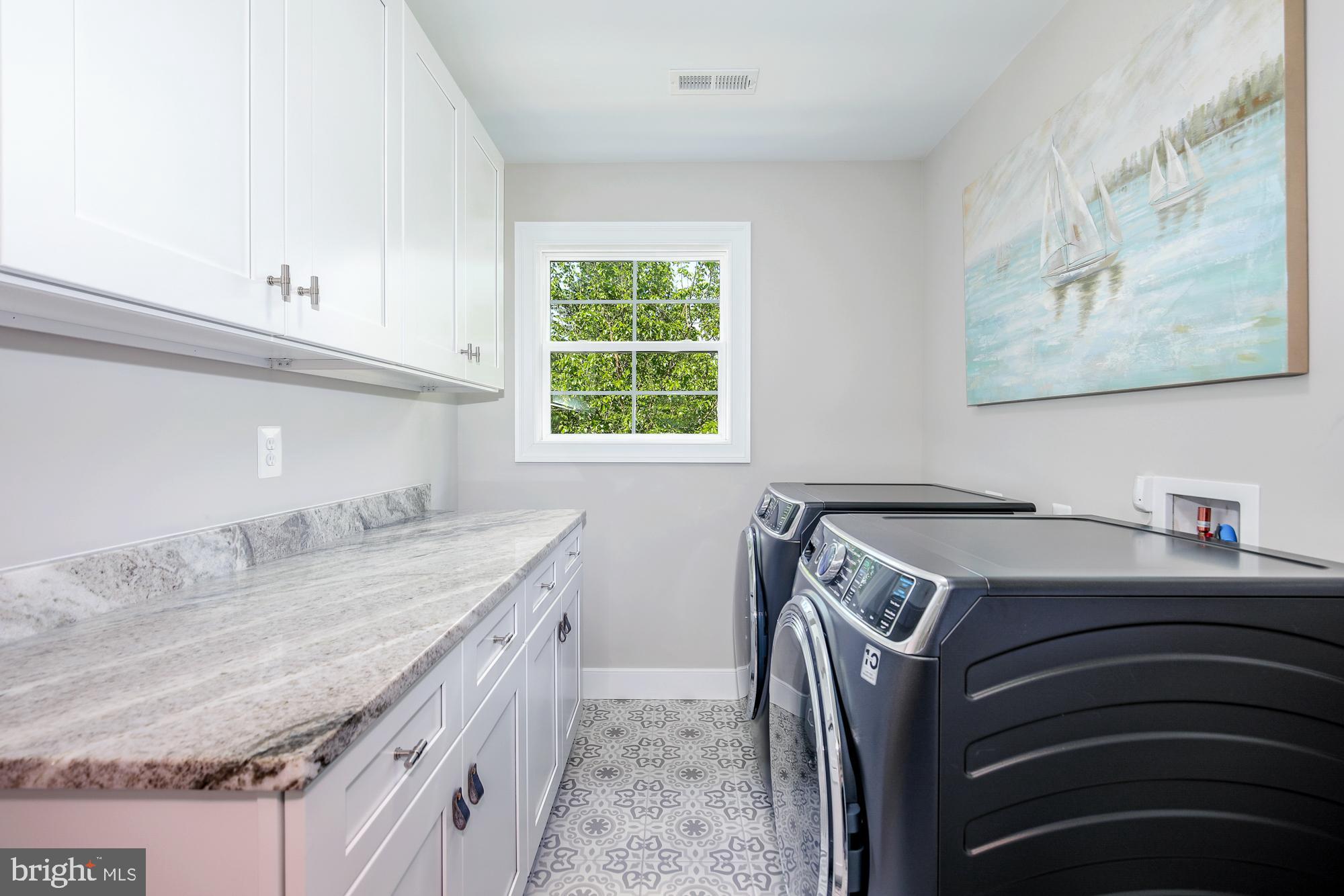 PIMMIT VIEW - Residential