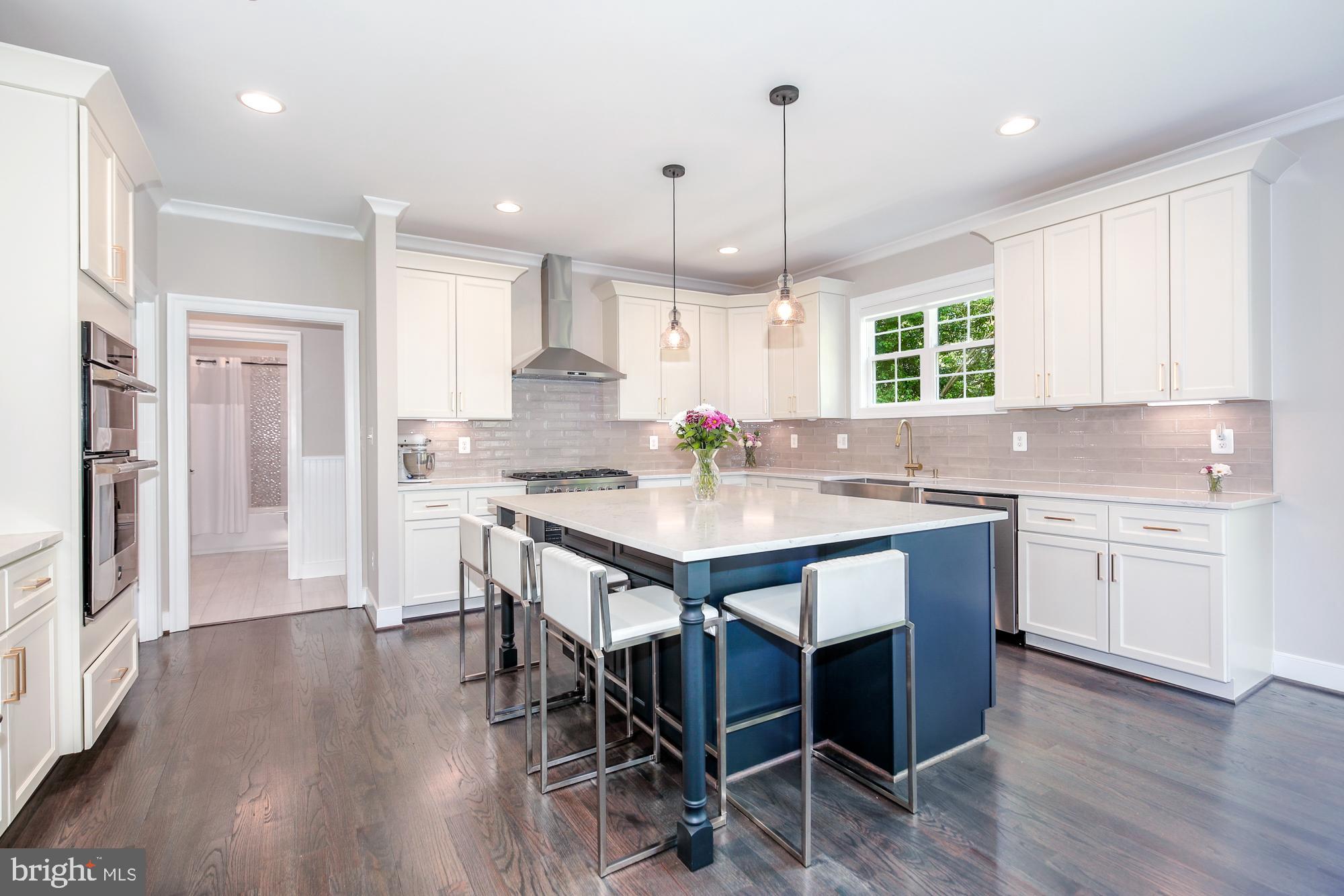 PIMMIT VIEW - Residential