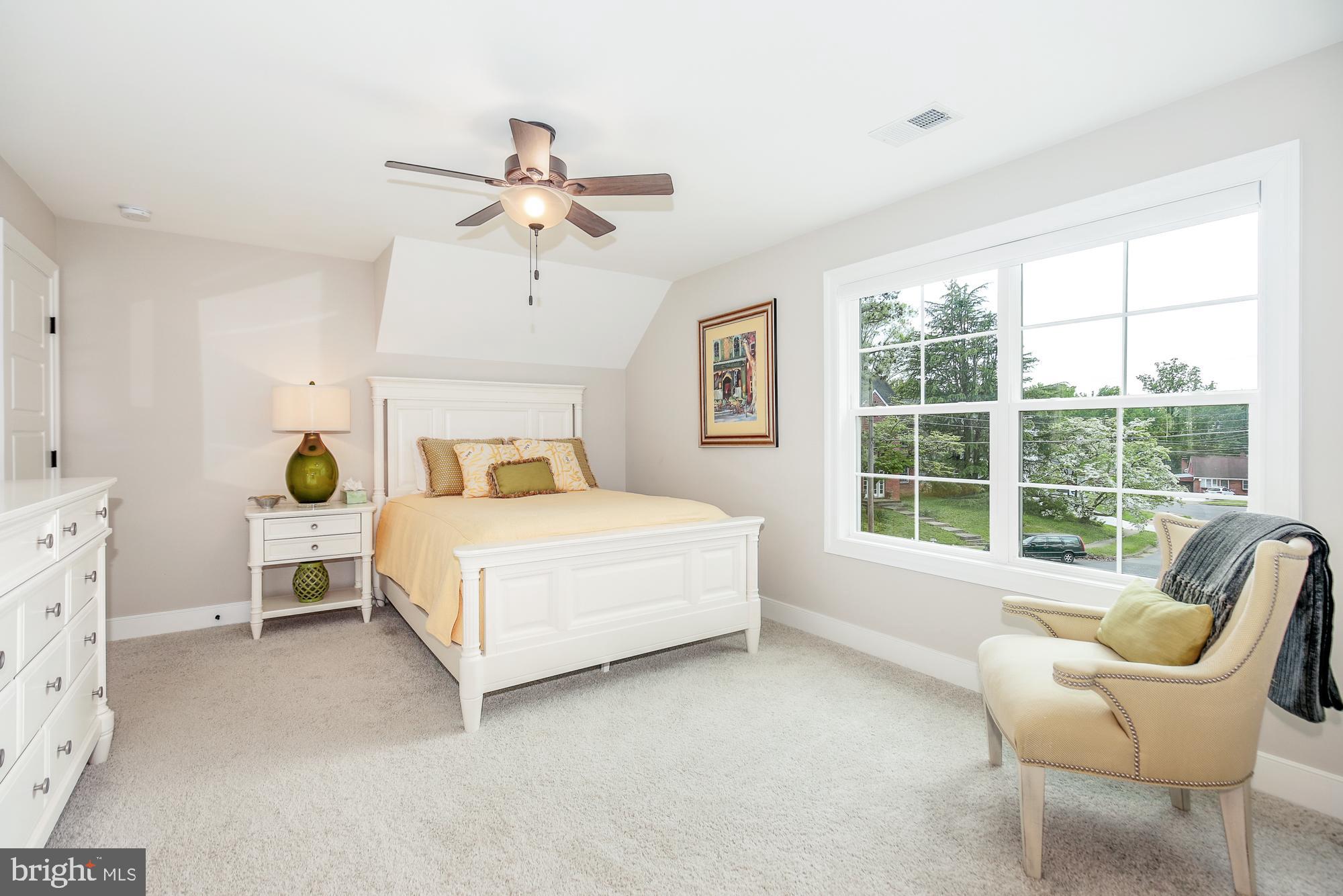 PIMMIT VIEW - Residential