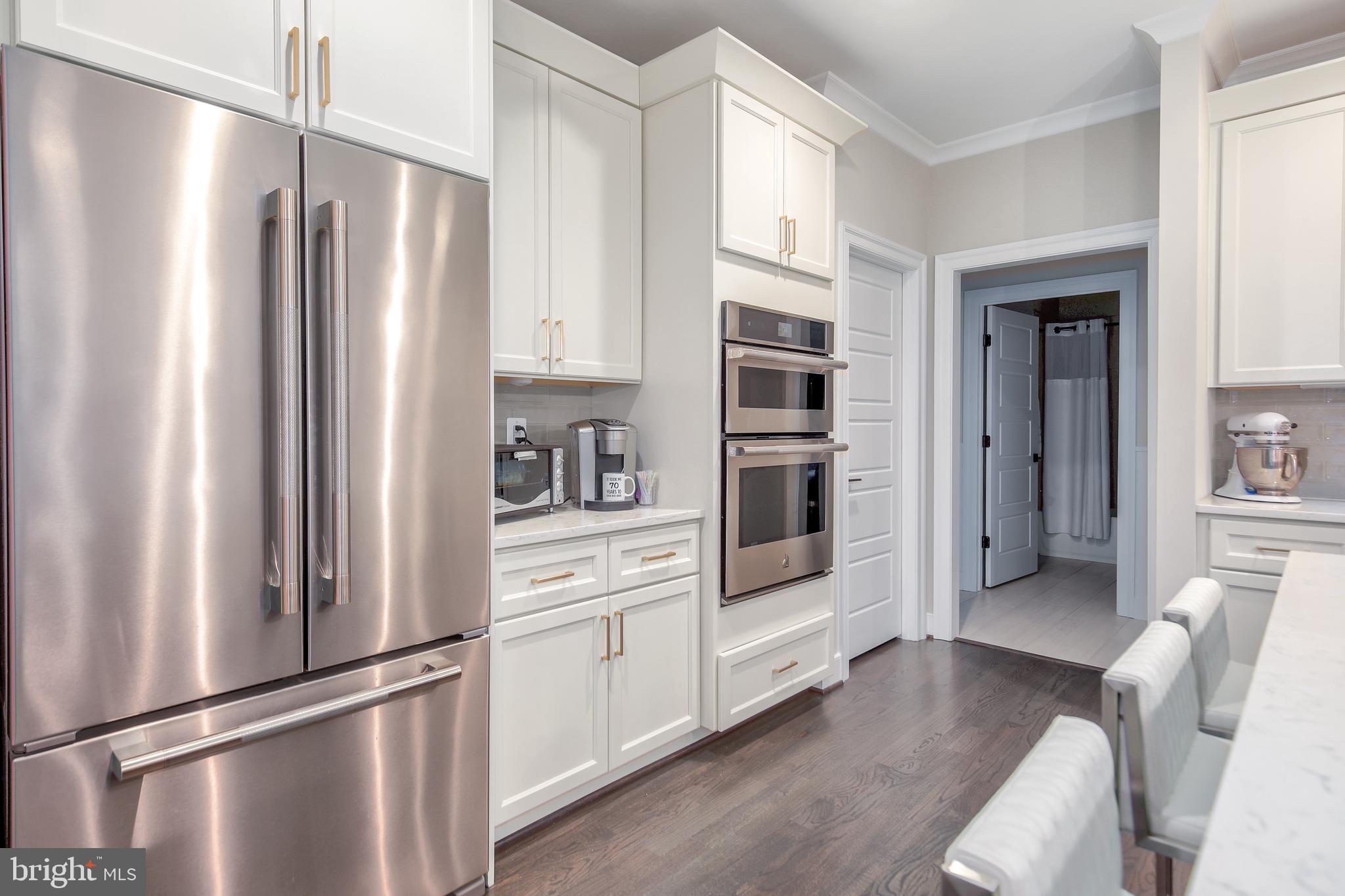 PIMMIT VIEW - Residential