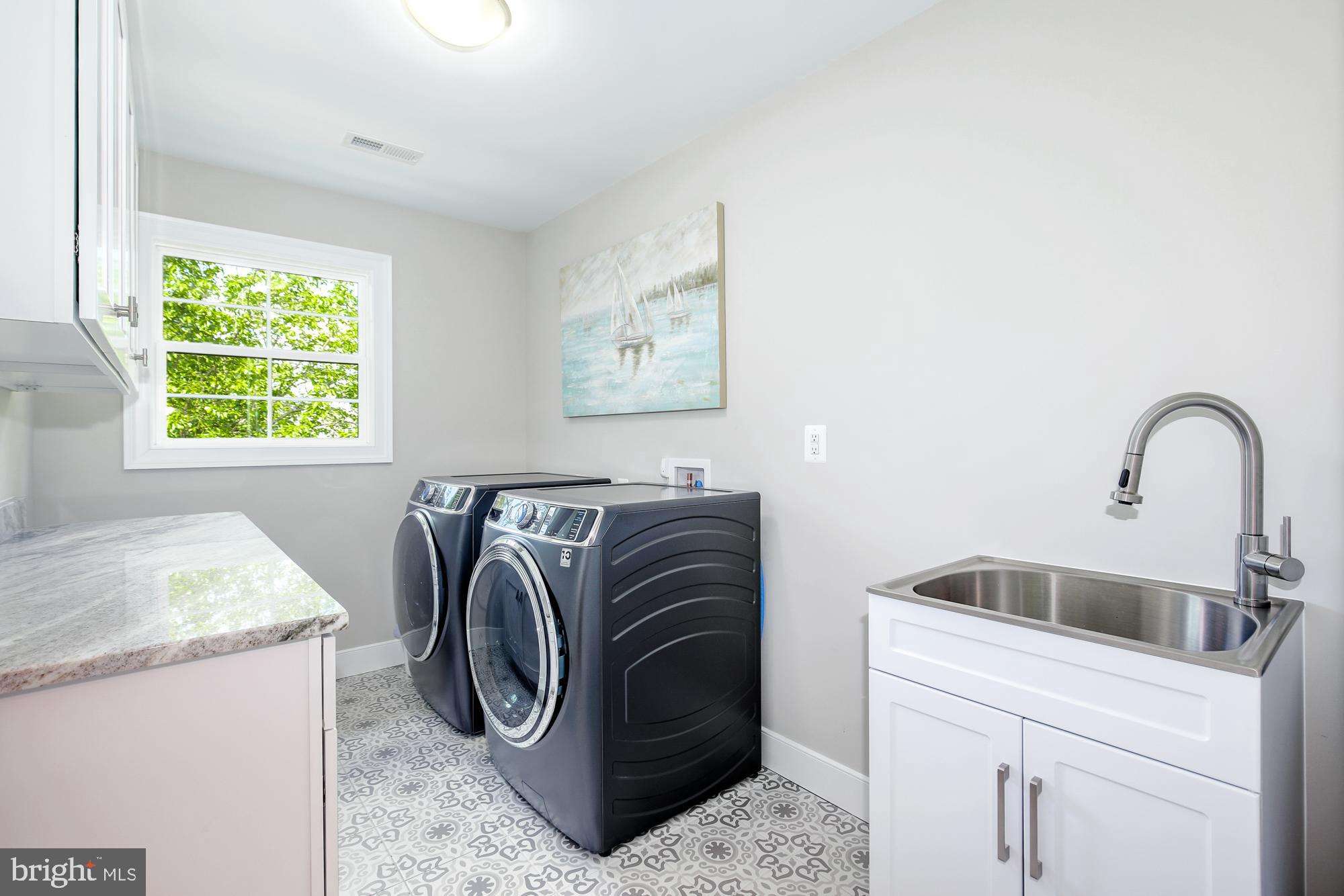 PIMMIT VIEW - Residential