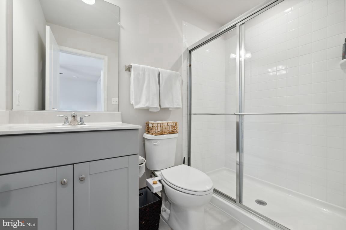 PRESIDENTS POINTE - Residential Lease