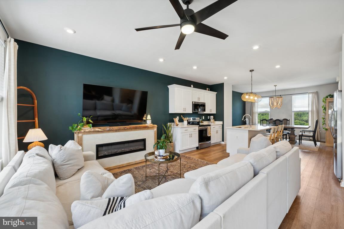 PRESIDENTS POINTE - Residential Lease