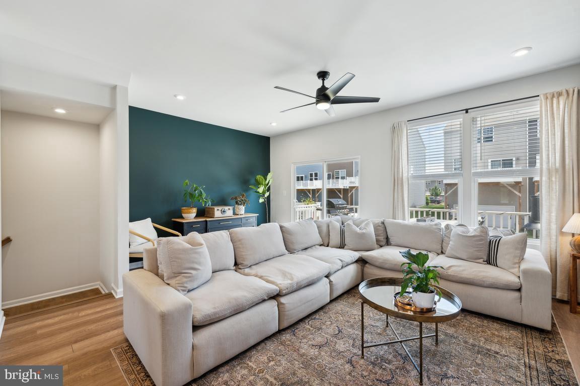 PRESIDENTS POINTE - Residential Lease