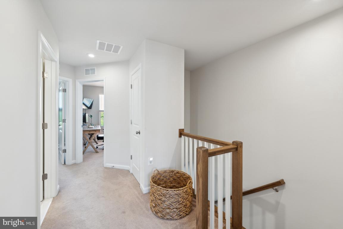 PRESIDENTS POINTE - Residential Lease