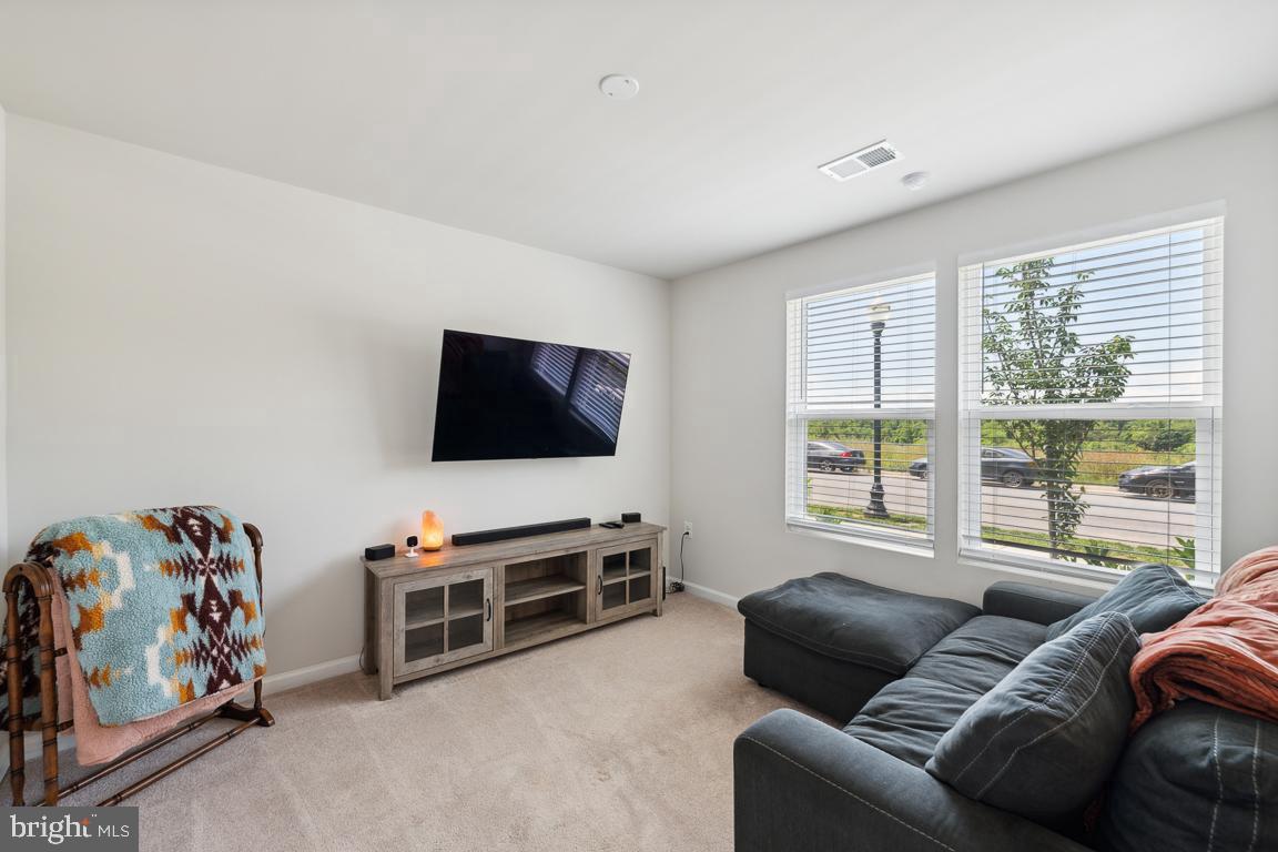 PRESIDENTS POINTE - Residential Lease