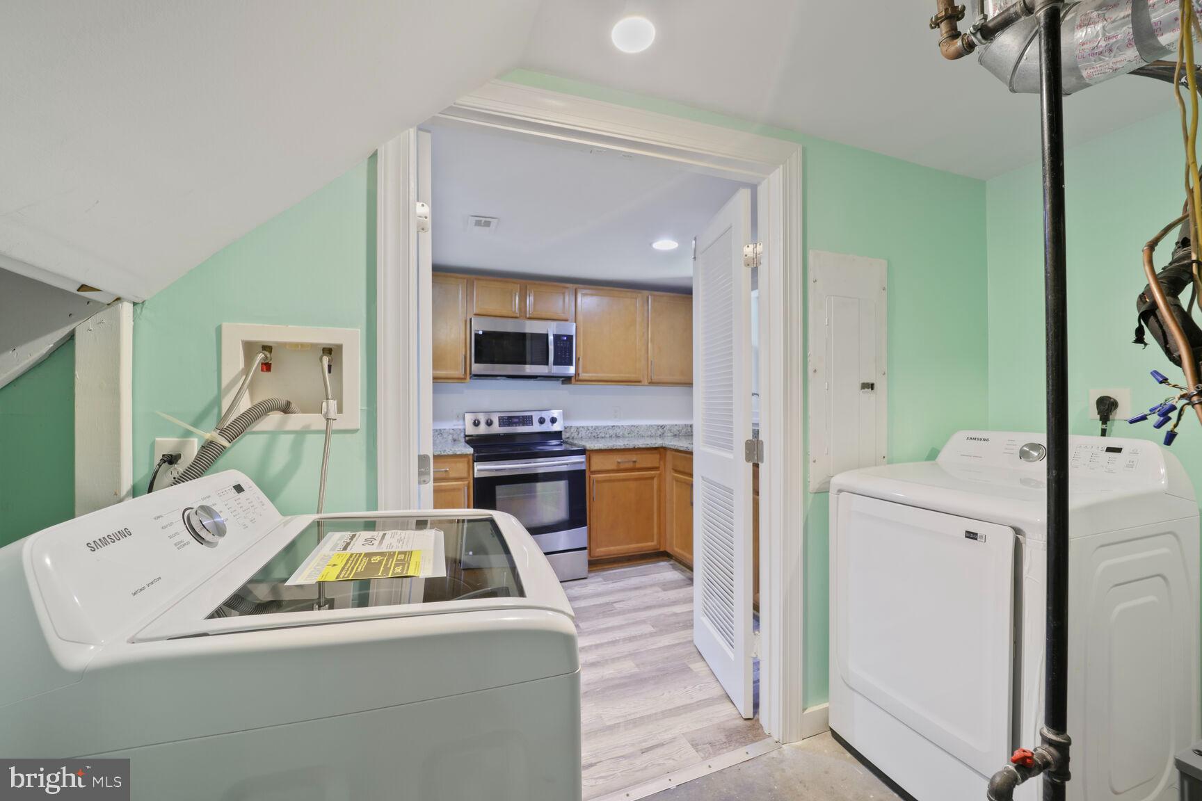 CARROLL KNOLLS - Residential Lease