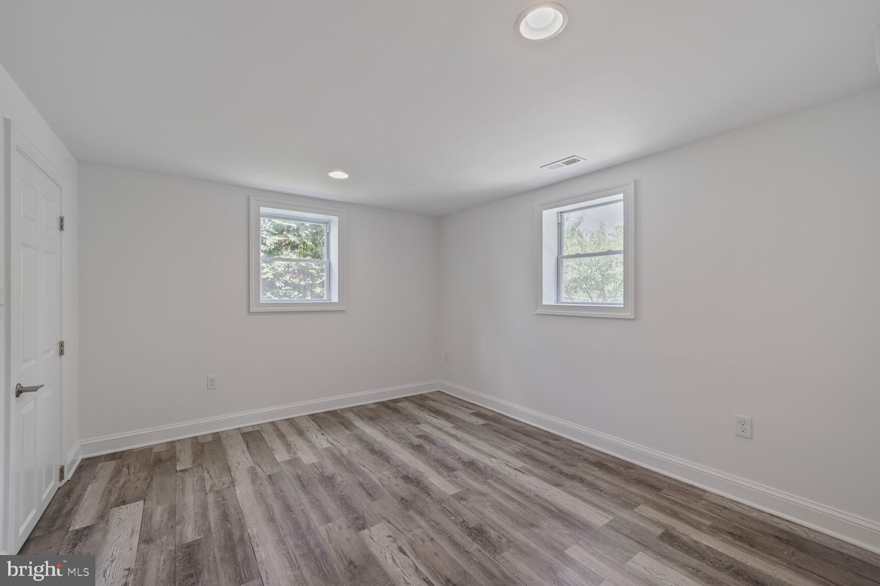 CARROLL KNOLLS - Residential Lease