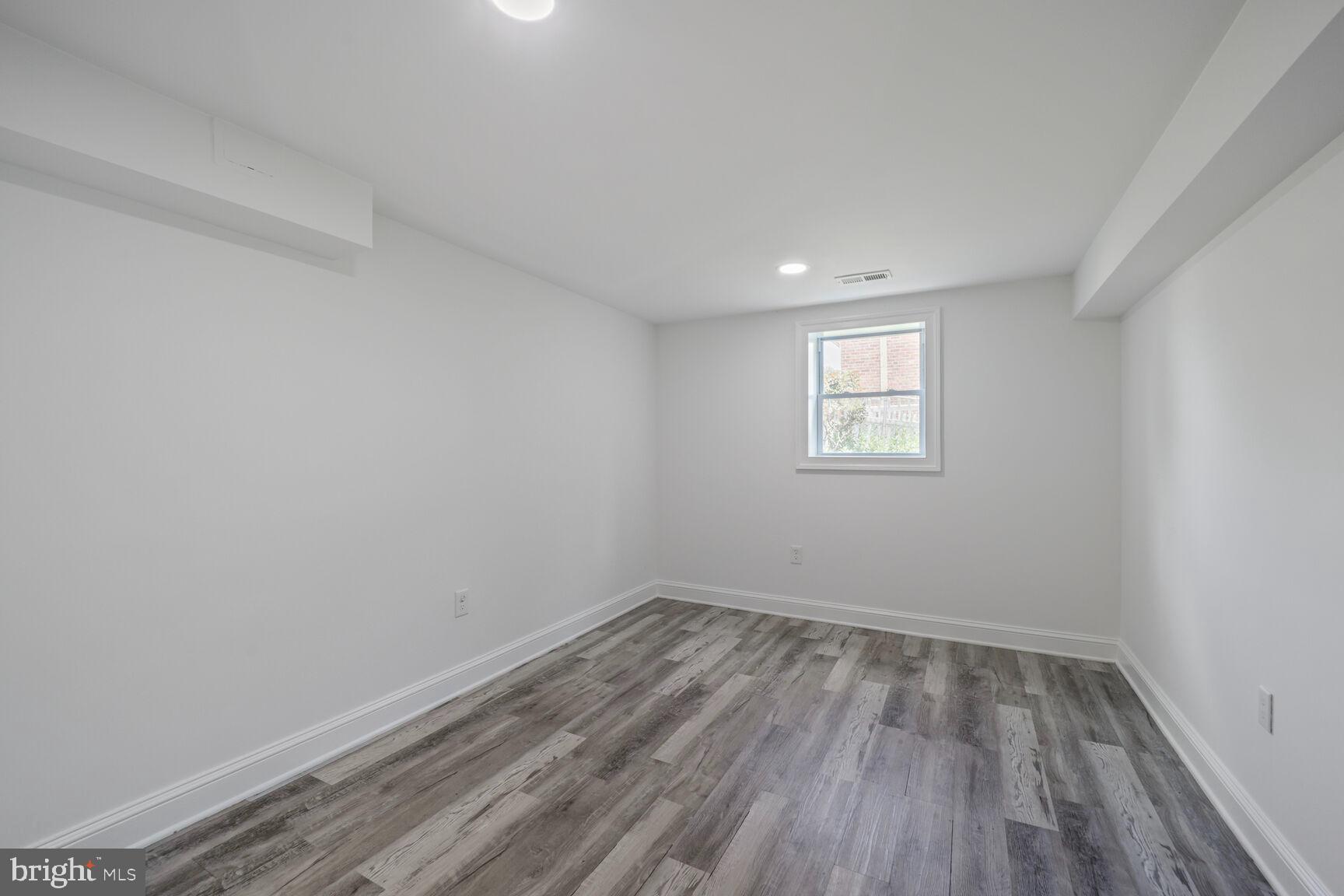 CARROLL KNOLLS - Residential Lease