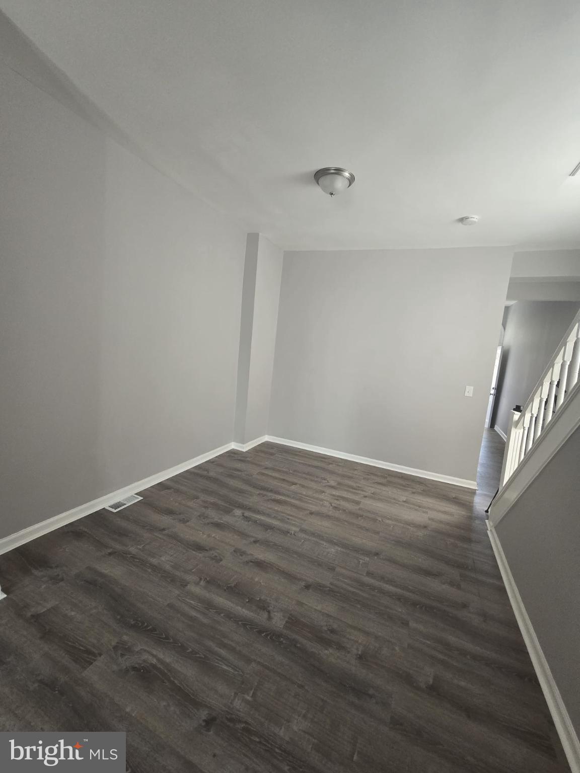 541 N LAKEWOOD AVENUE