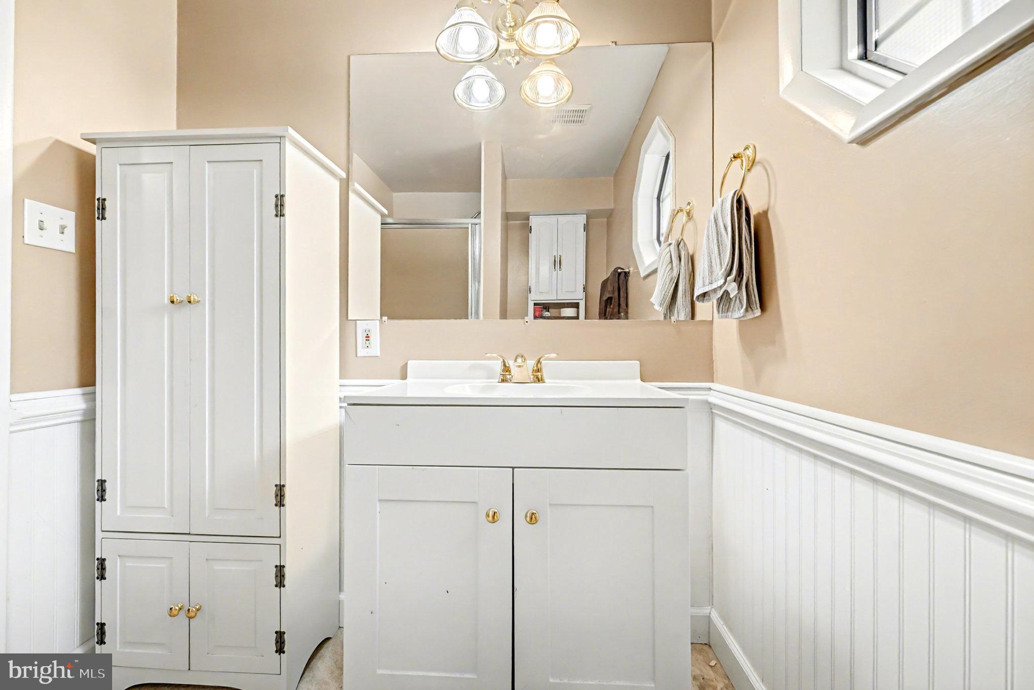 DALE CITY - Residential Lease