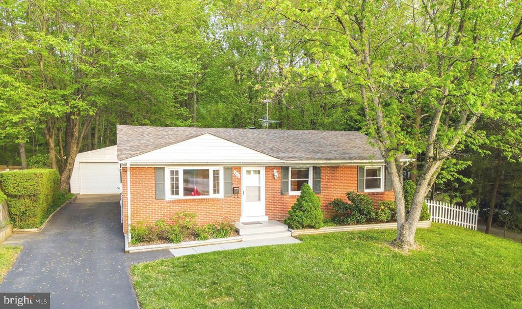 Photo of 4111 Hoffman Drive, WOODBRIDGE, VA 22193 (MLS # VAPW2106798)