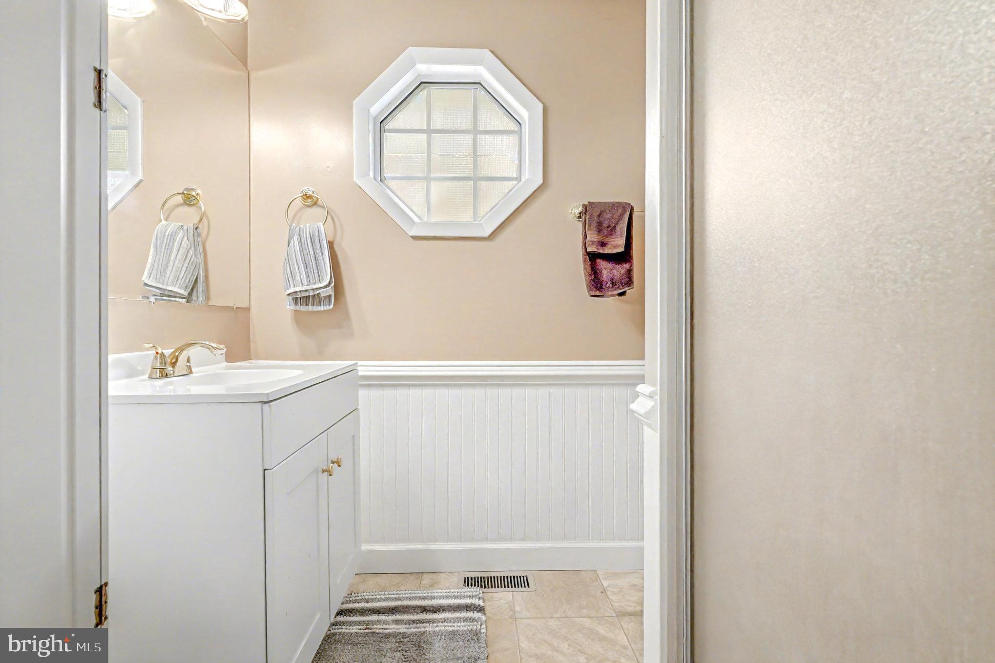 DALE CITY - Residential Lease