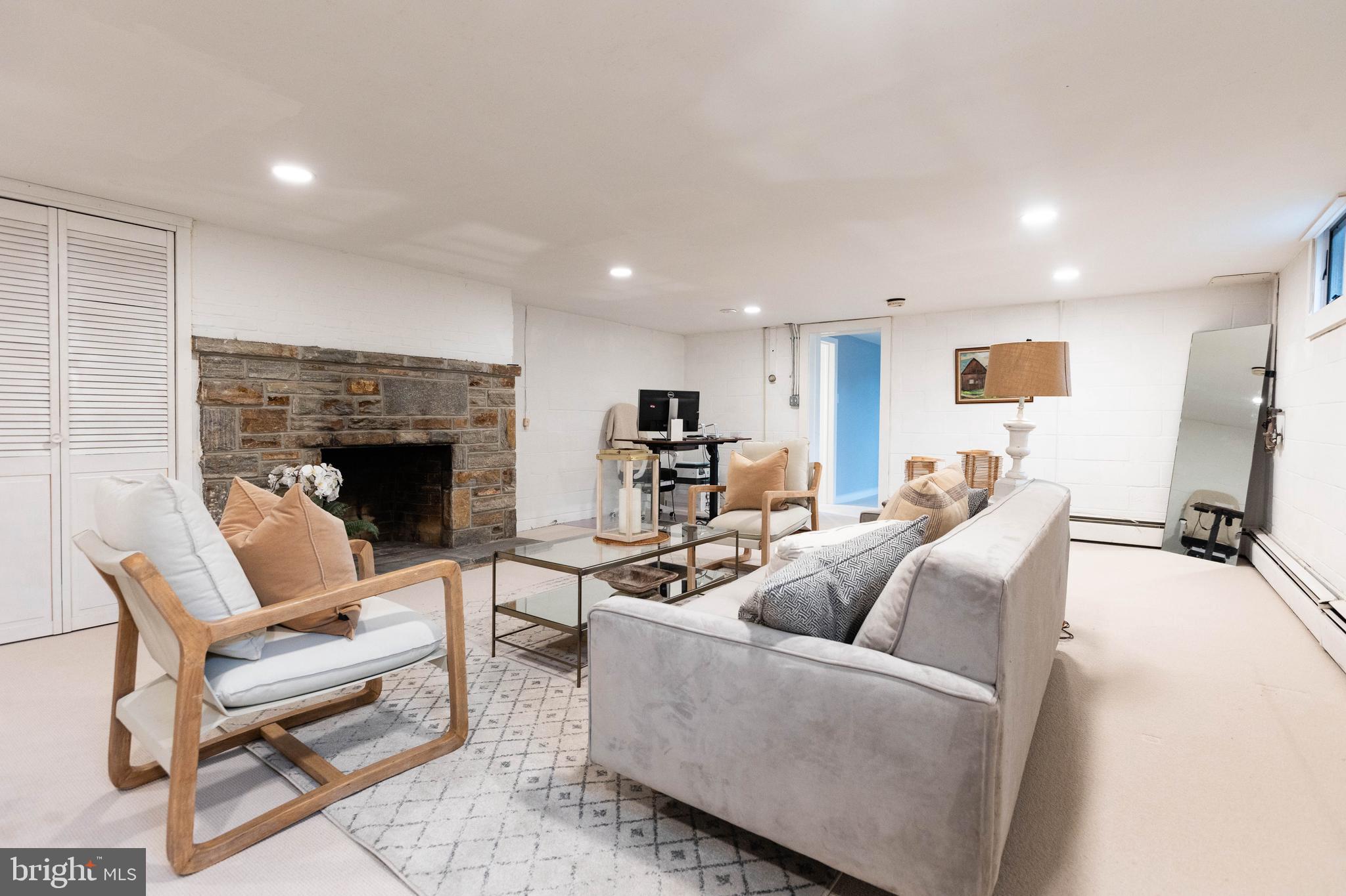 HAMPTON - Residential