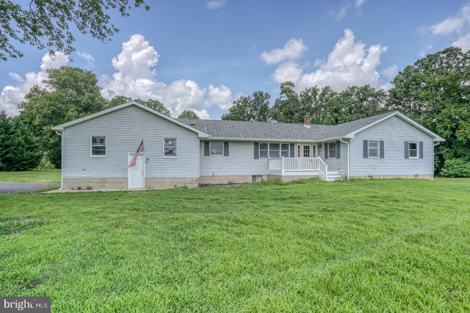 411 TUXEDO LANE