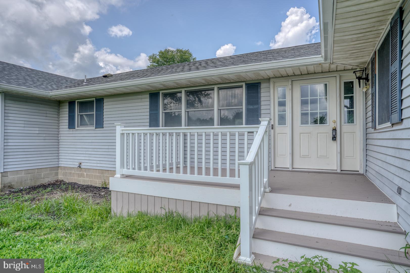 411 TUXEDO LANE