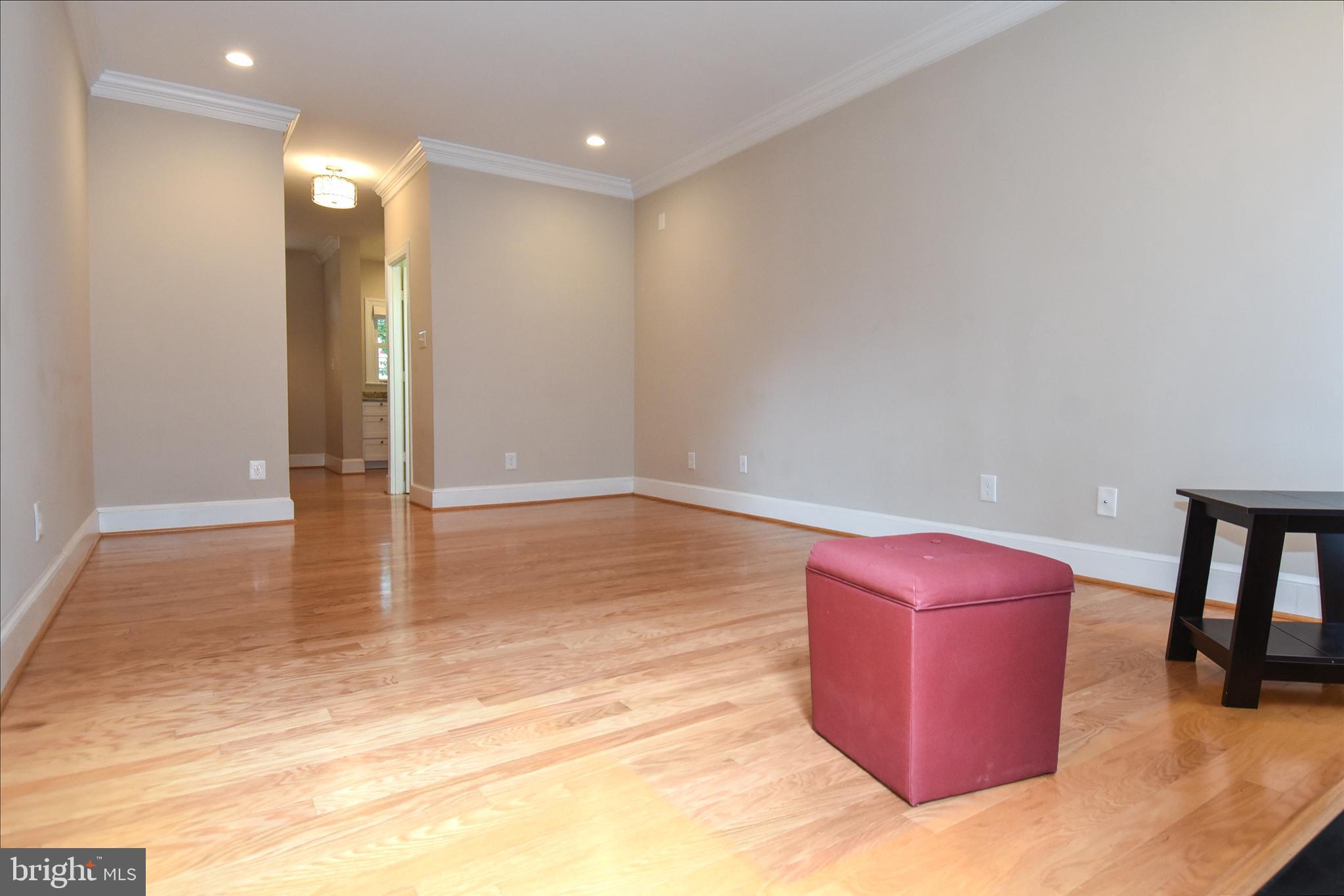 TOBACCO QUAY - Residential Lease