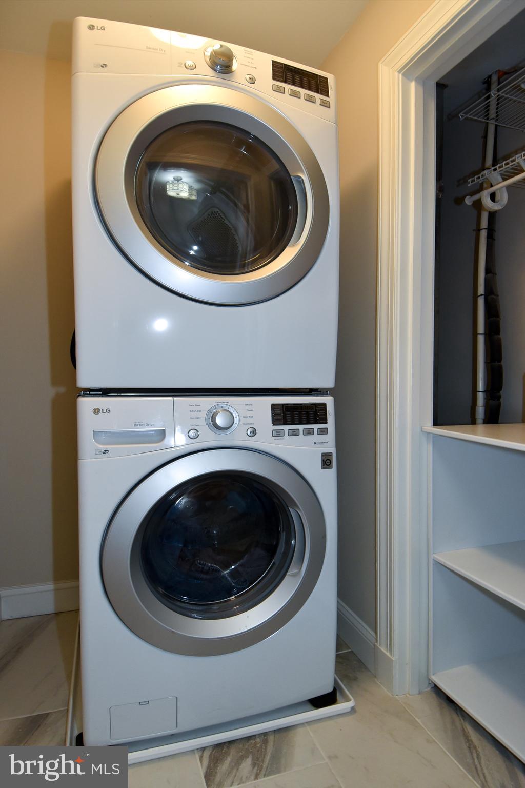 TOBACCO QUAY - Residential Lease