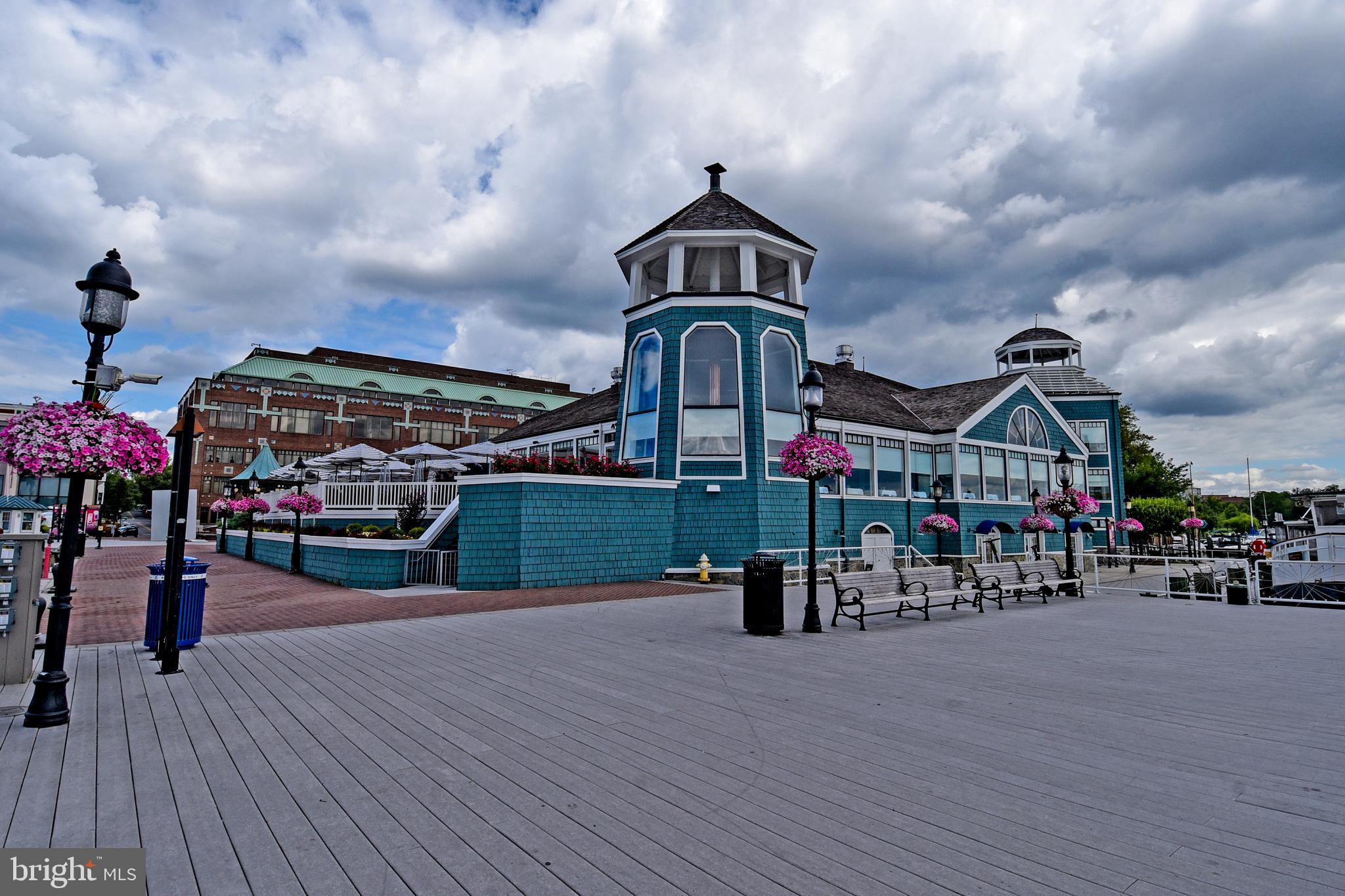 TOBACCO QUAY - Residential Lease