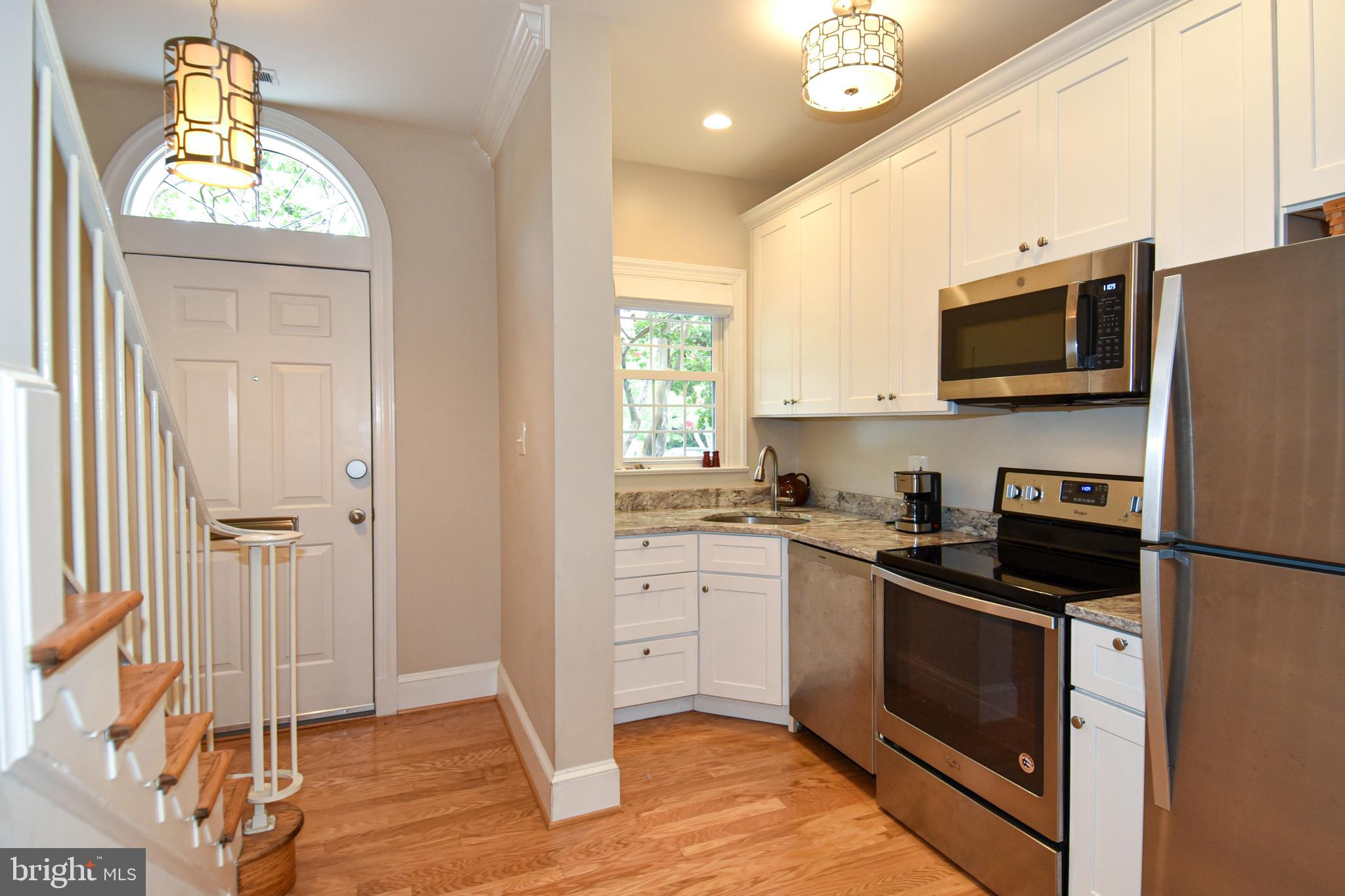 TOBACCO QUAY - Residential Lease