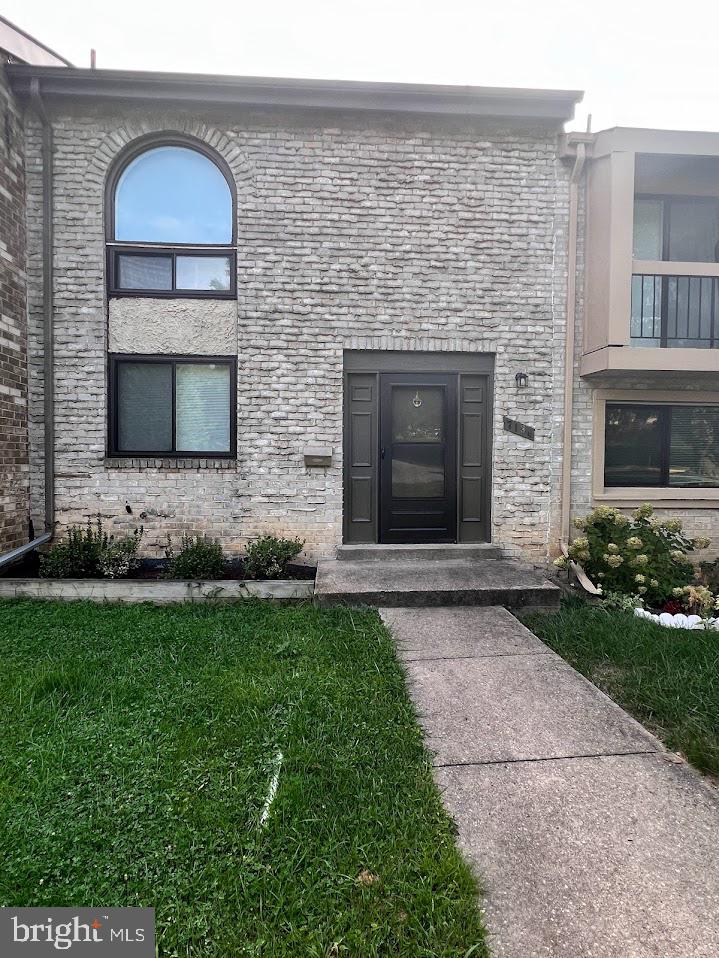 GLEN ORA - PLAT 9 - Residential Lease