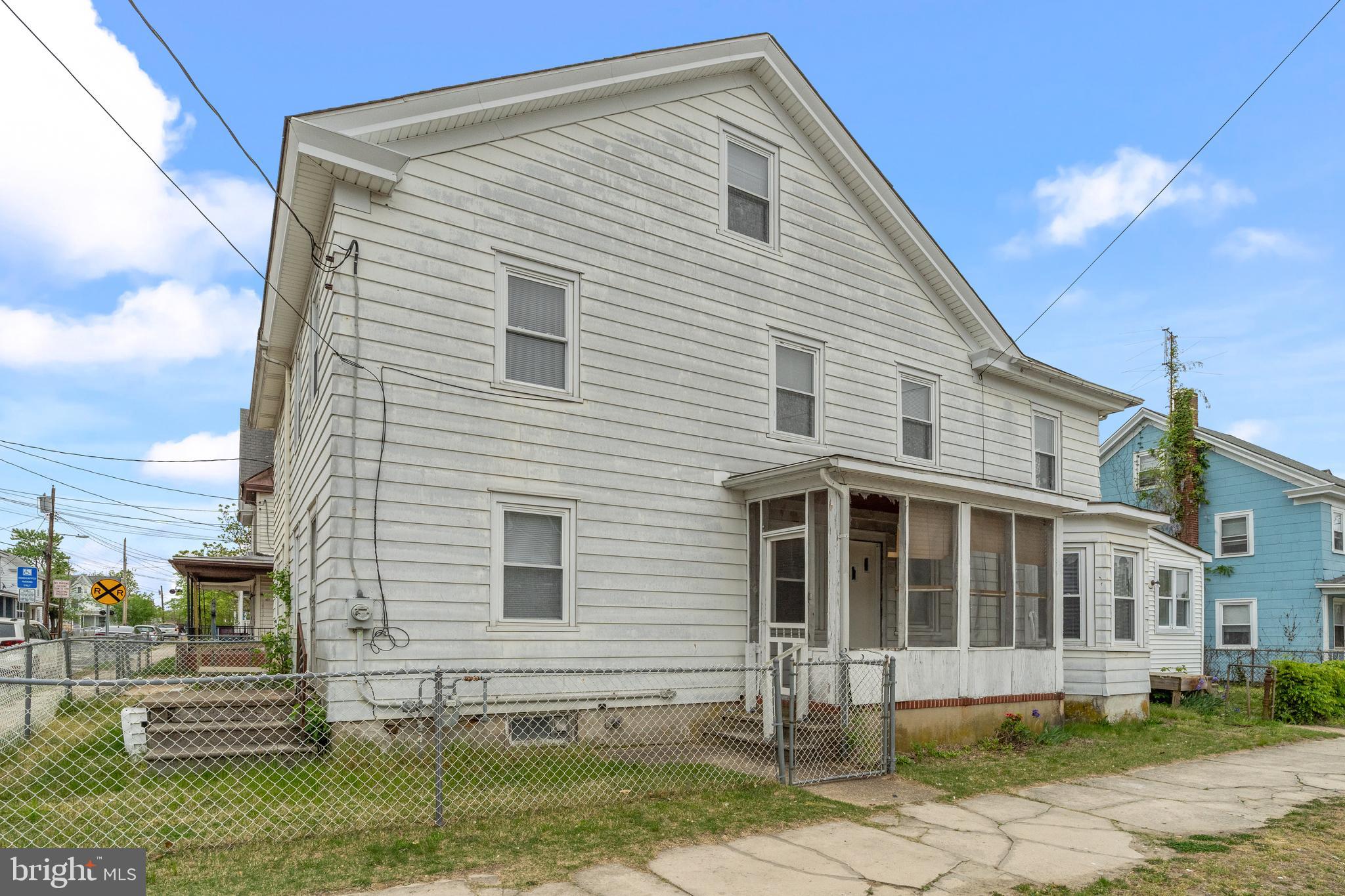 403 SASSAFRAS STREET