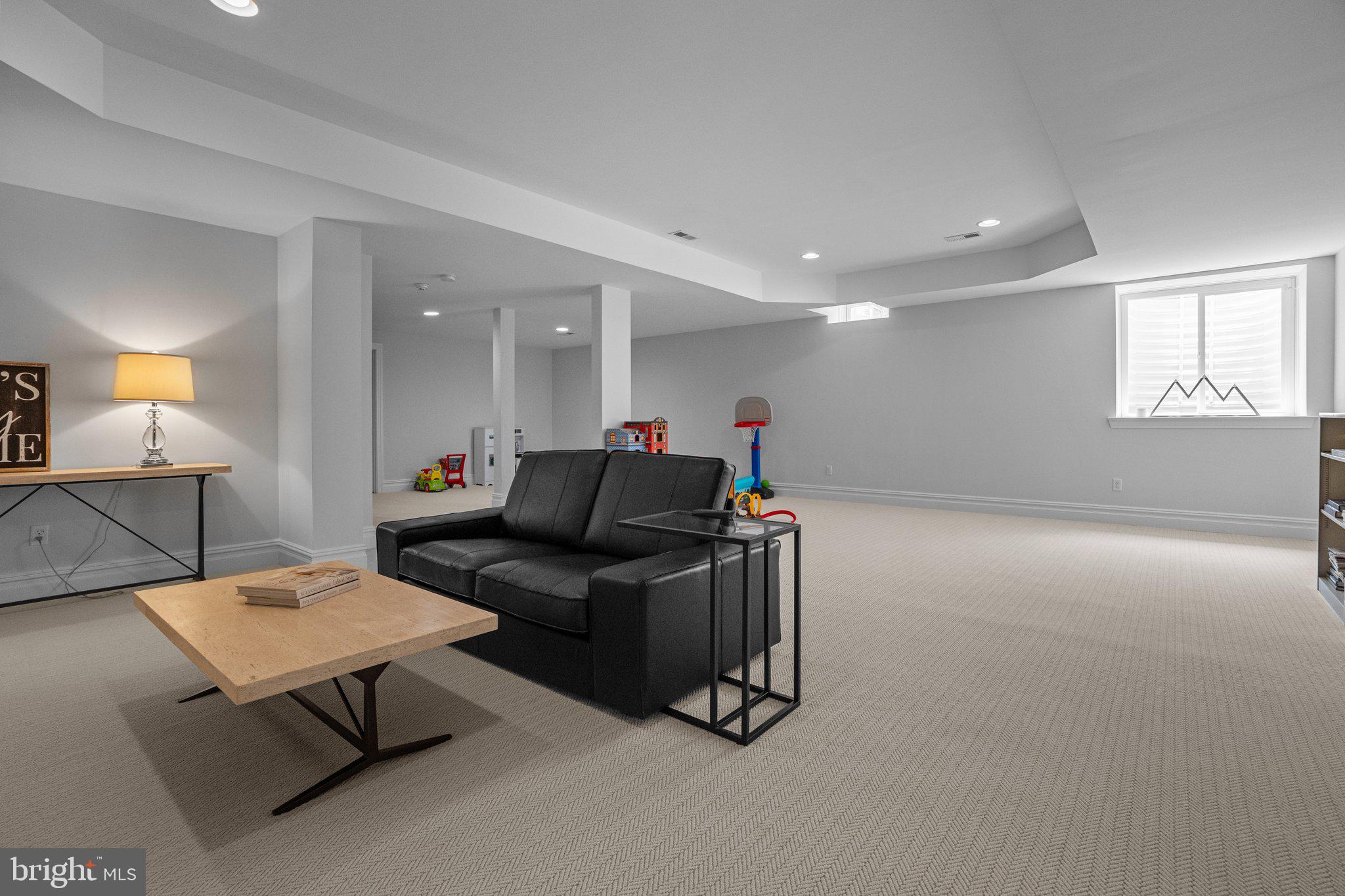 NEWTOWN WALK - Residential