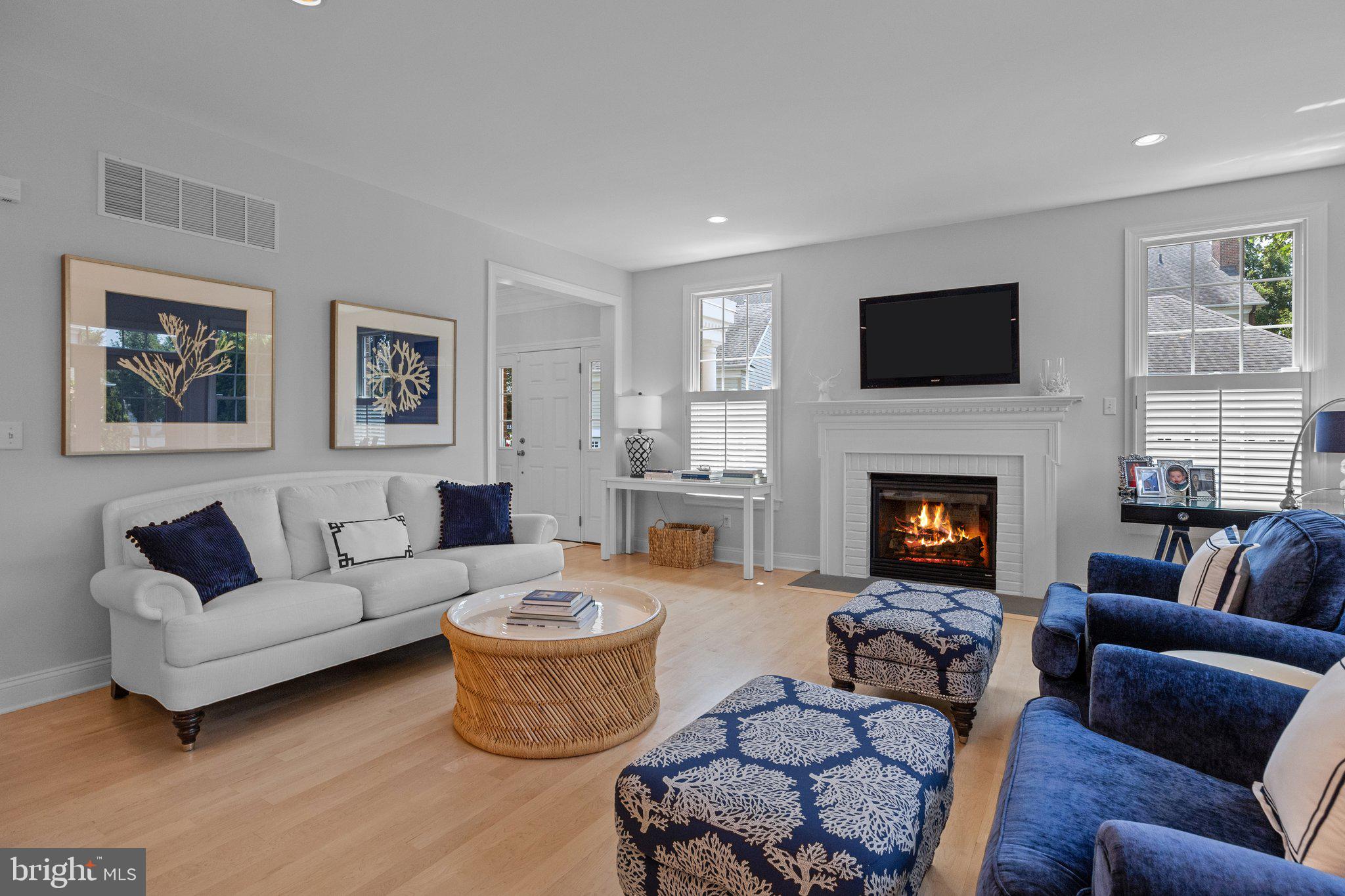 NEWTOWN WALK - Residential