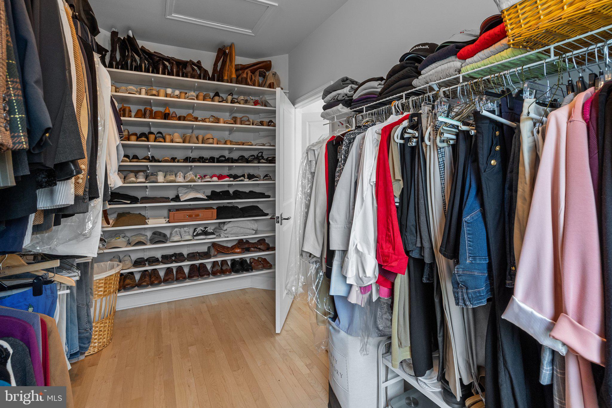 NEWTOWN WALK - Residential