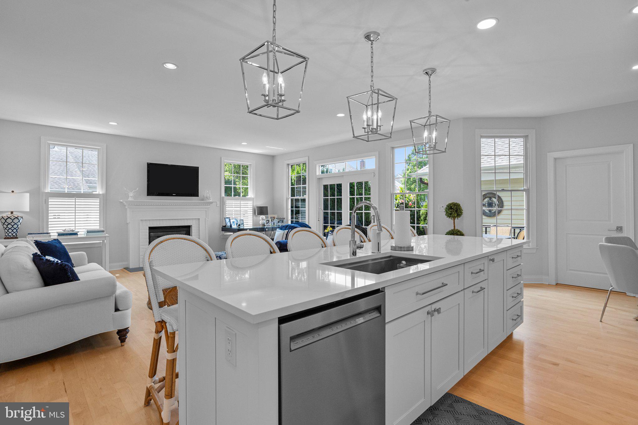 NEWTOWN WALK - Residential