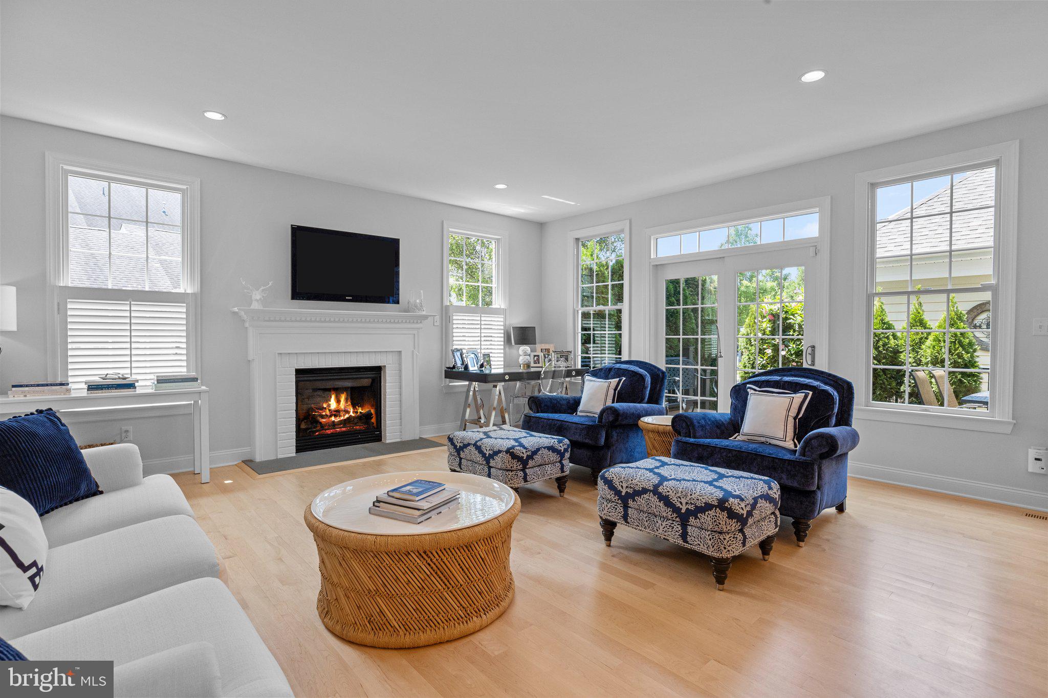 NEWTOWN WALK - Residential