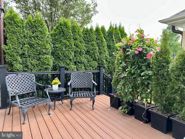 NEWTOWN WALK - Residential