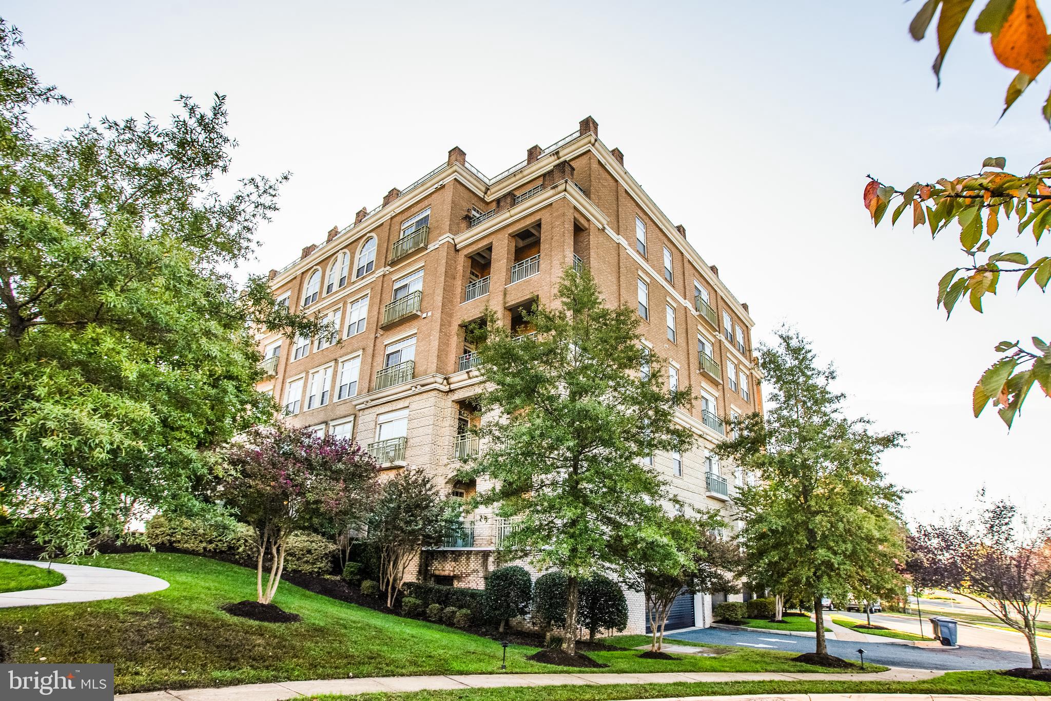 RIVER CLUB 1 AT BELMONT - Residential