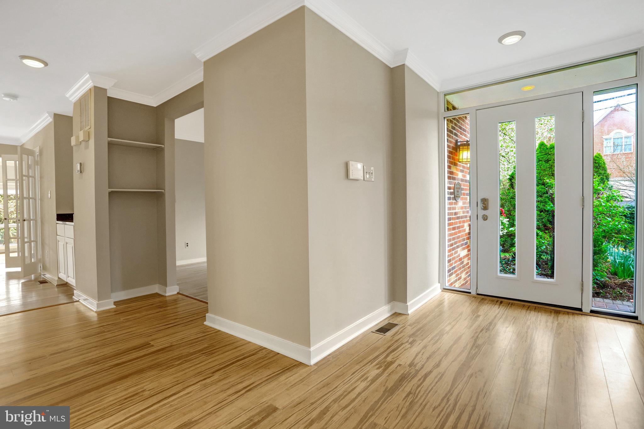 VISTAS OF MCLEAN - Residential