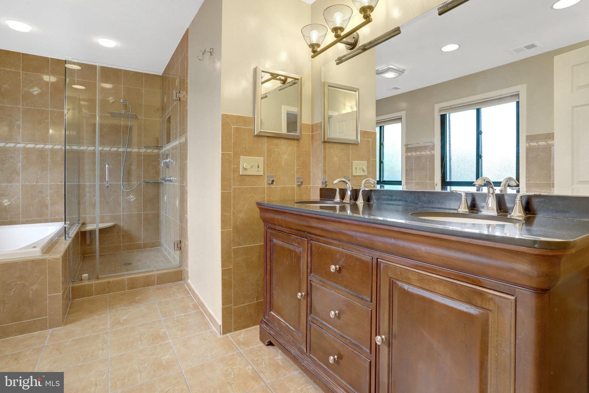 VISTAS OF MCLEAN - Residential