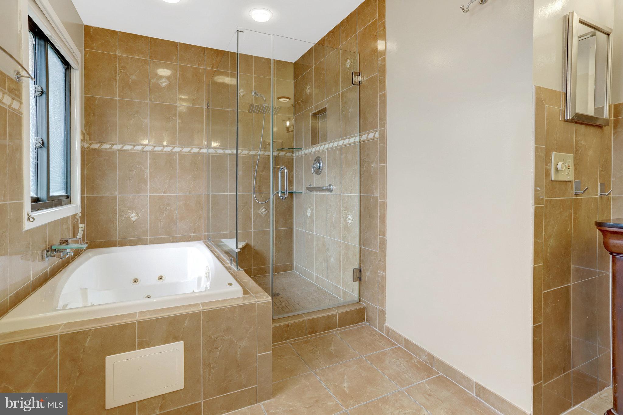 VISTAS OF MCLEAN - Residential