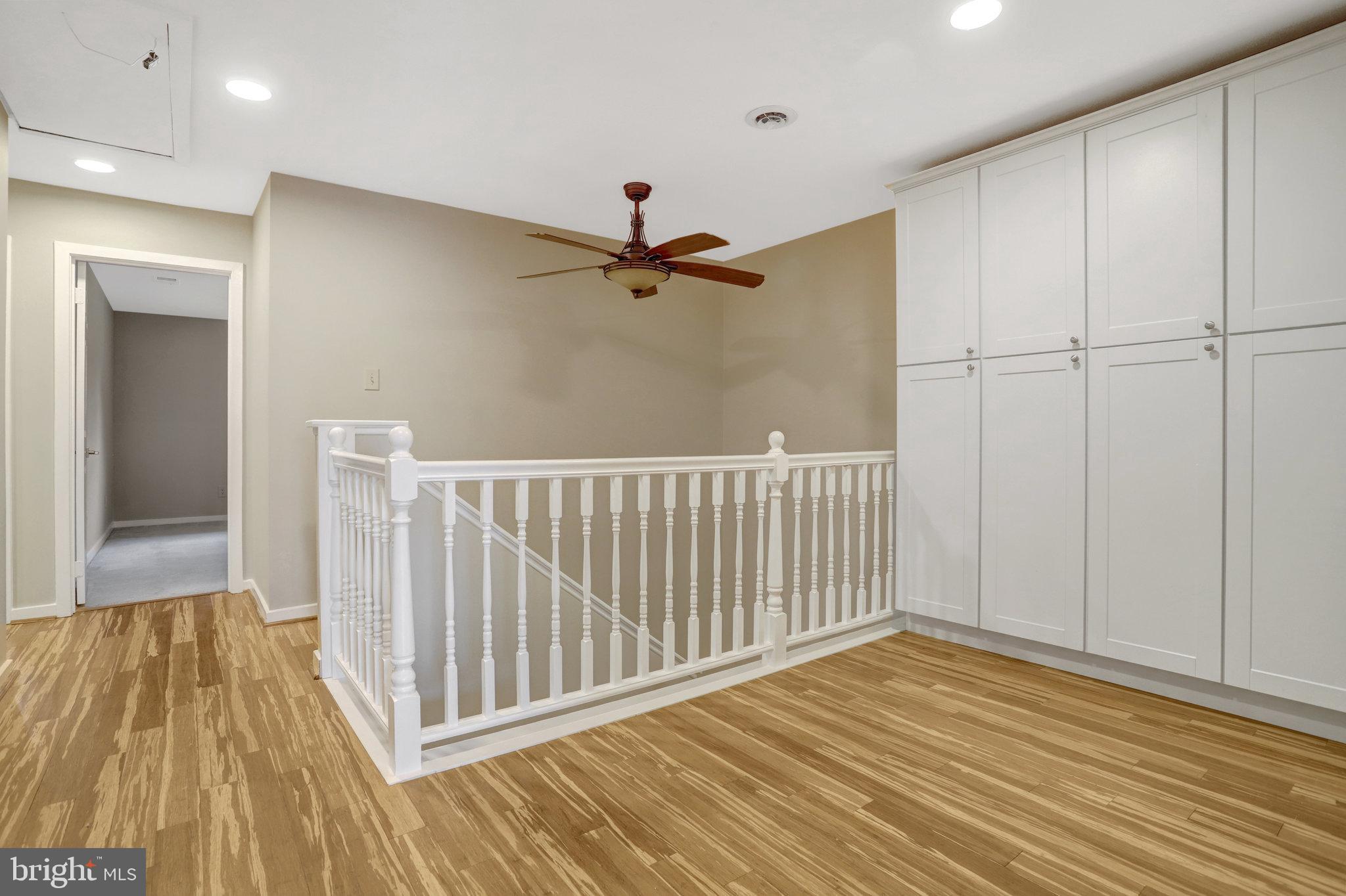 VISTAS OF MCLEAN - Residential