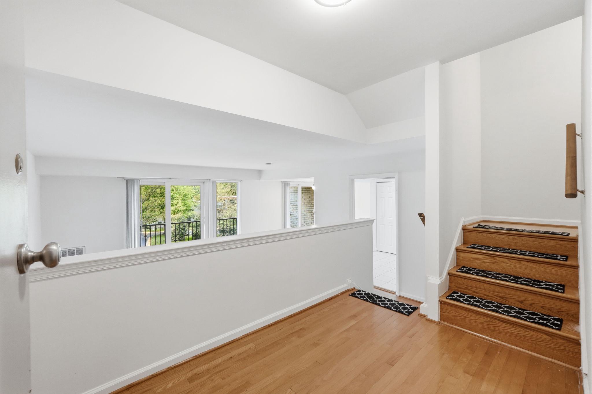 5578 BURNSIDE DRIVE 5578 5