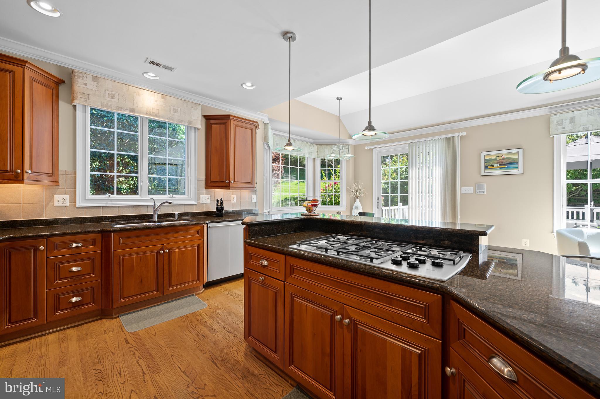 CHERRY CREEK - Residential