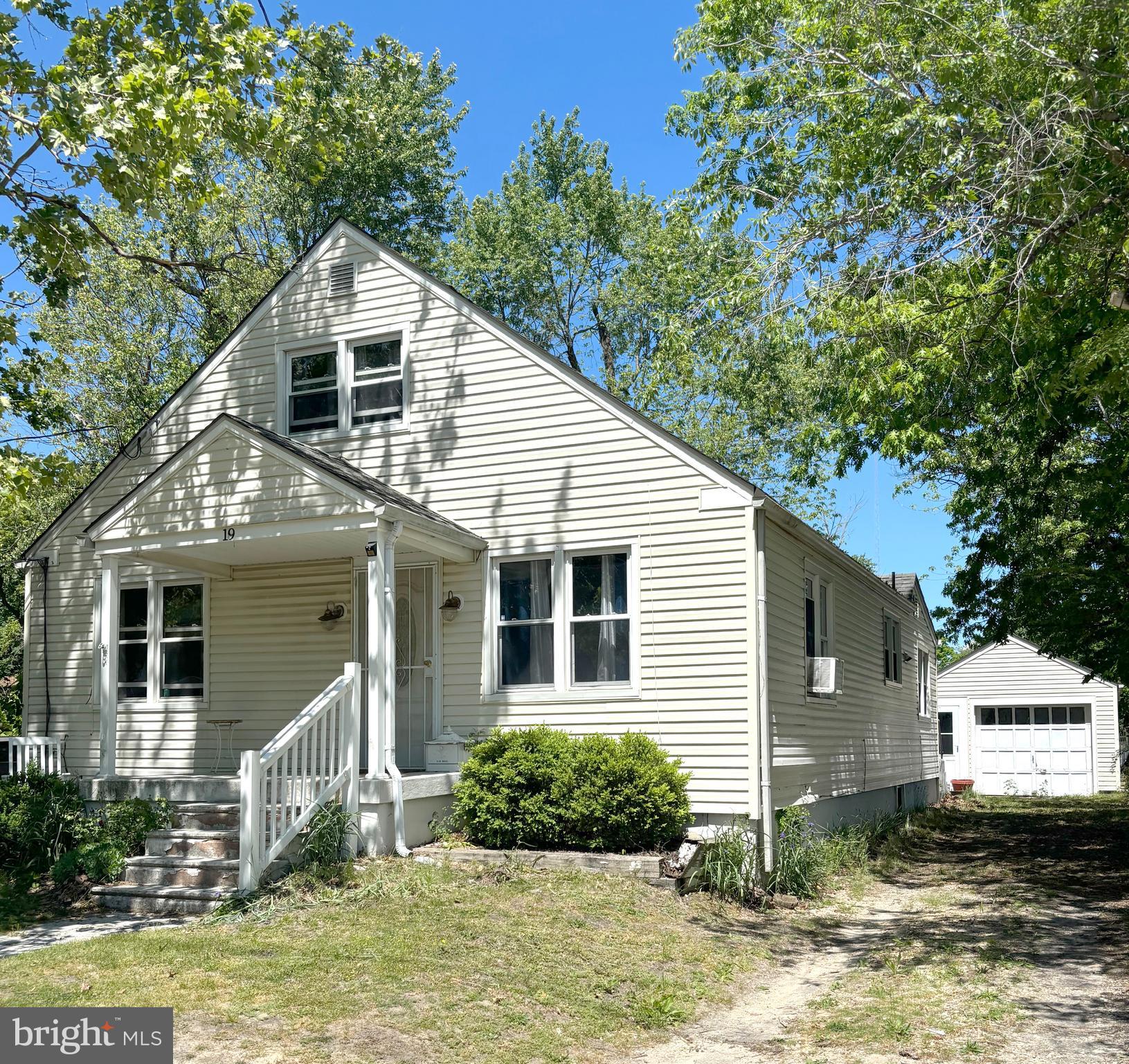 Photo 1 of 32 — 19 S 1ST ROAD, HAMMONTON, NJ 08037