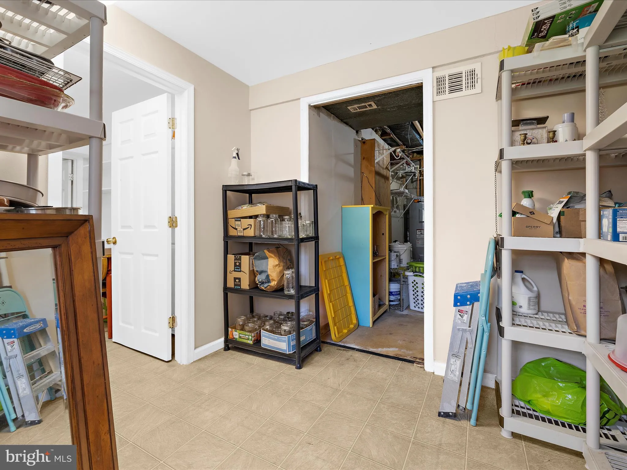 Pasadena, Maryland 21122, United States, 3 Bedrooms Bedrooms, ,2 BathroomsBathrooms,Residential,Active,190621