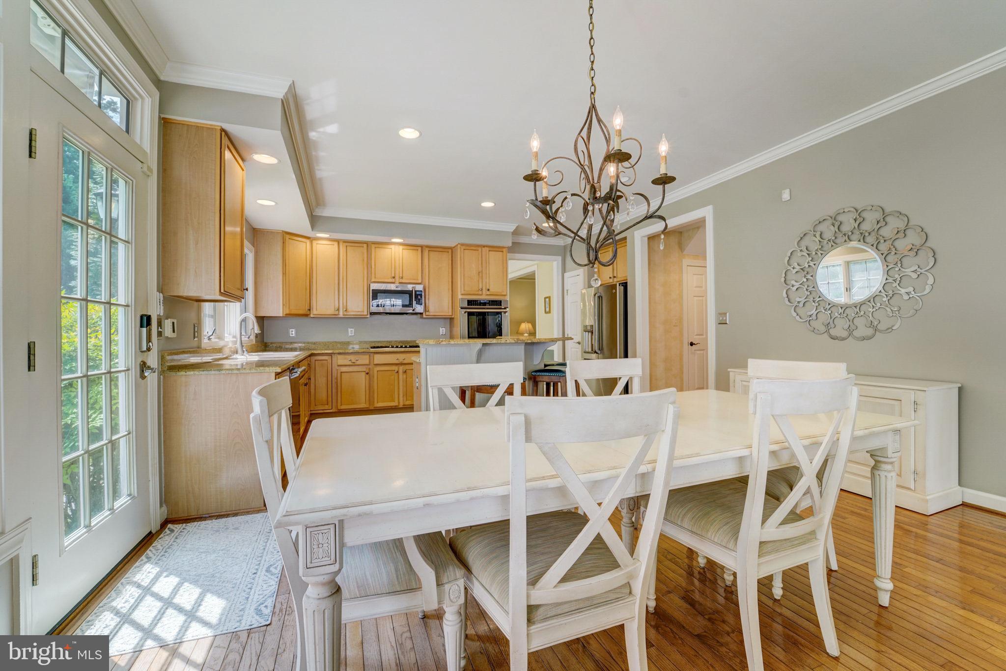 CRESTWOOD - Residential