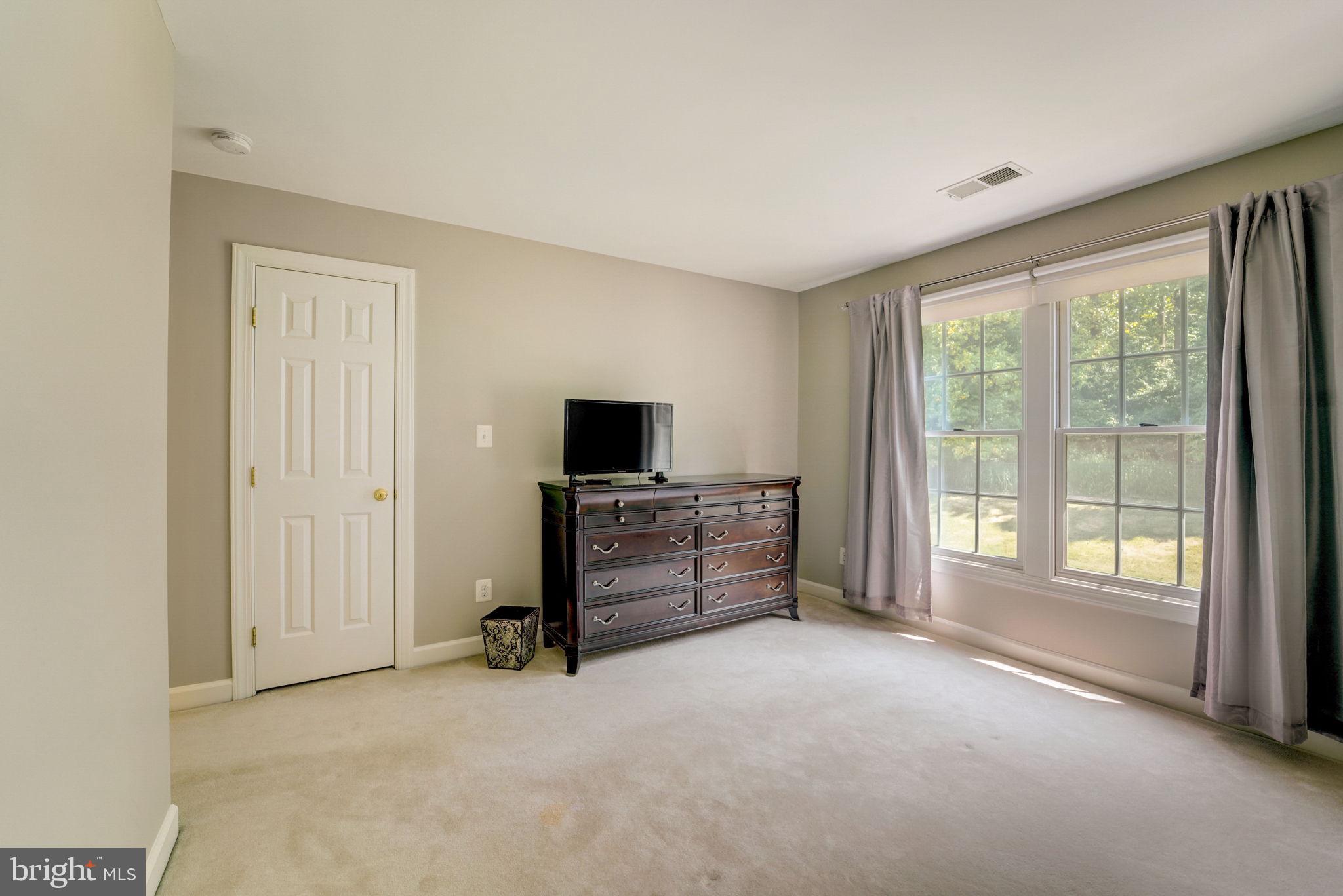 CRESTWOOD - Residential