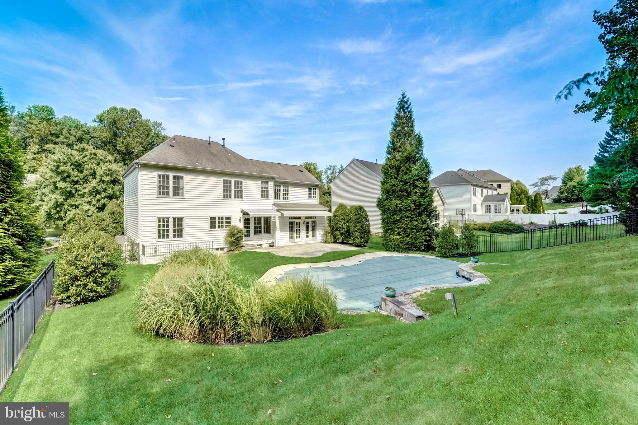 CRESTWOOD - Residential