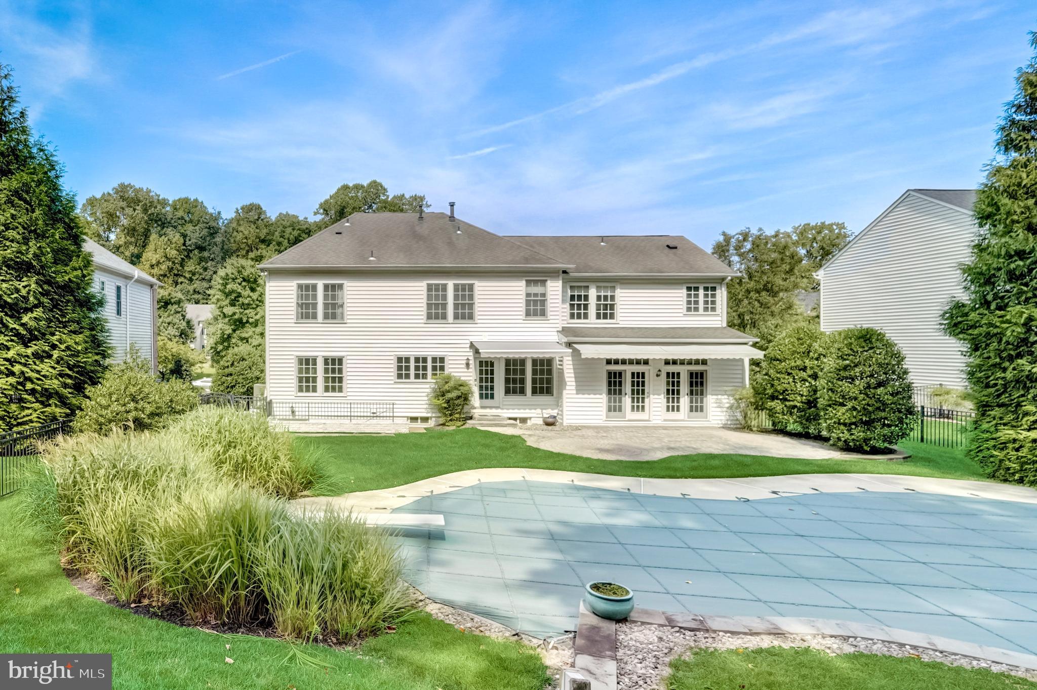 CRESTWOOD - Residential