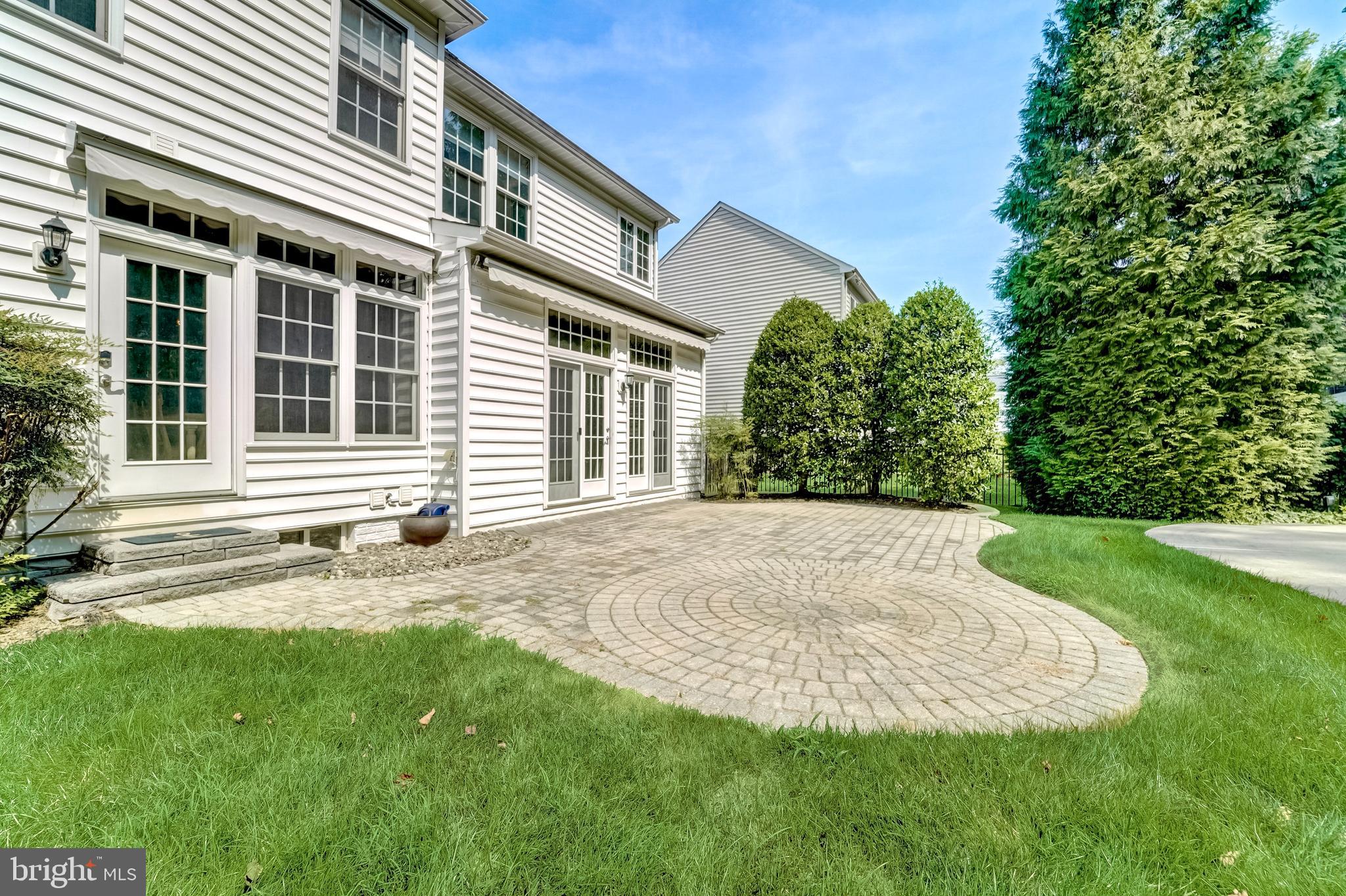 CRESTWOOD - Residential