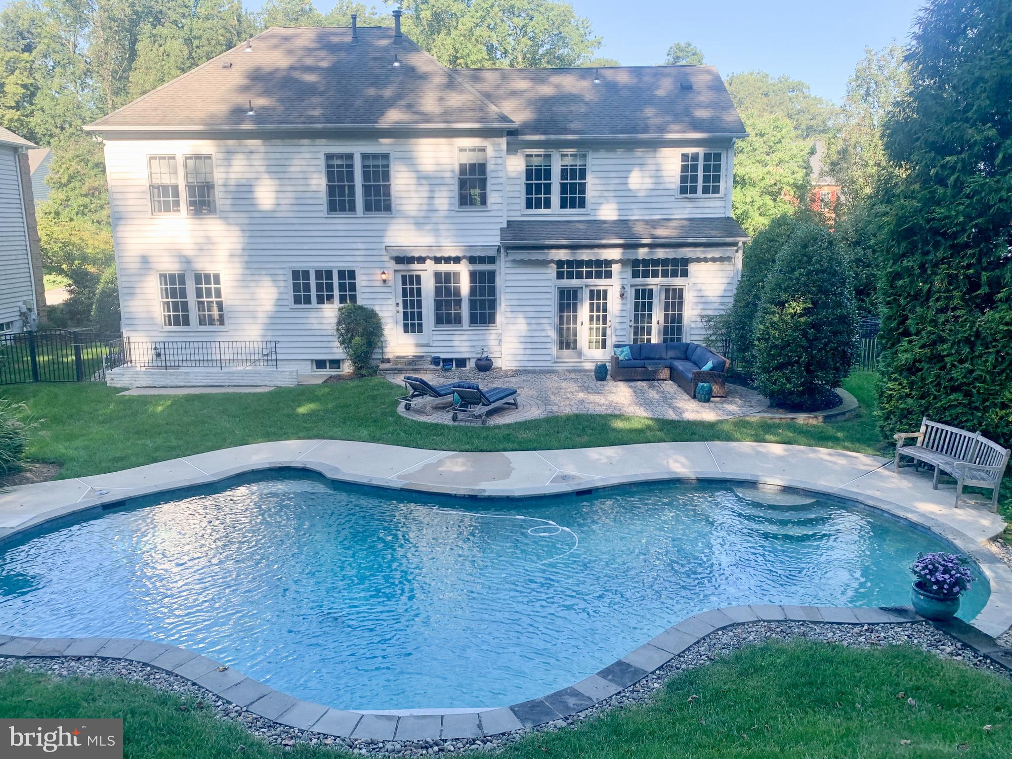 CRESTWOOD - Residential