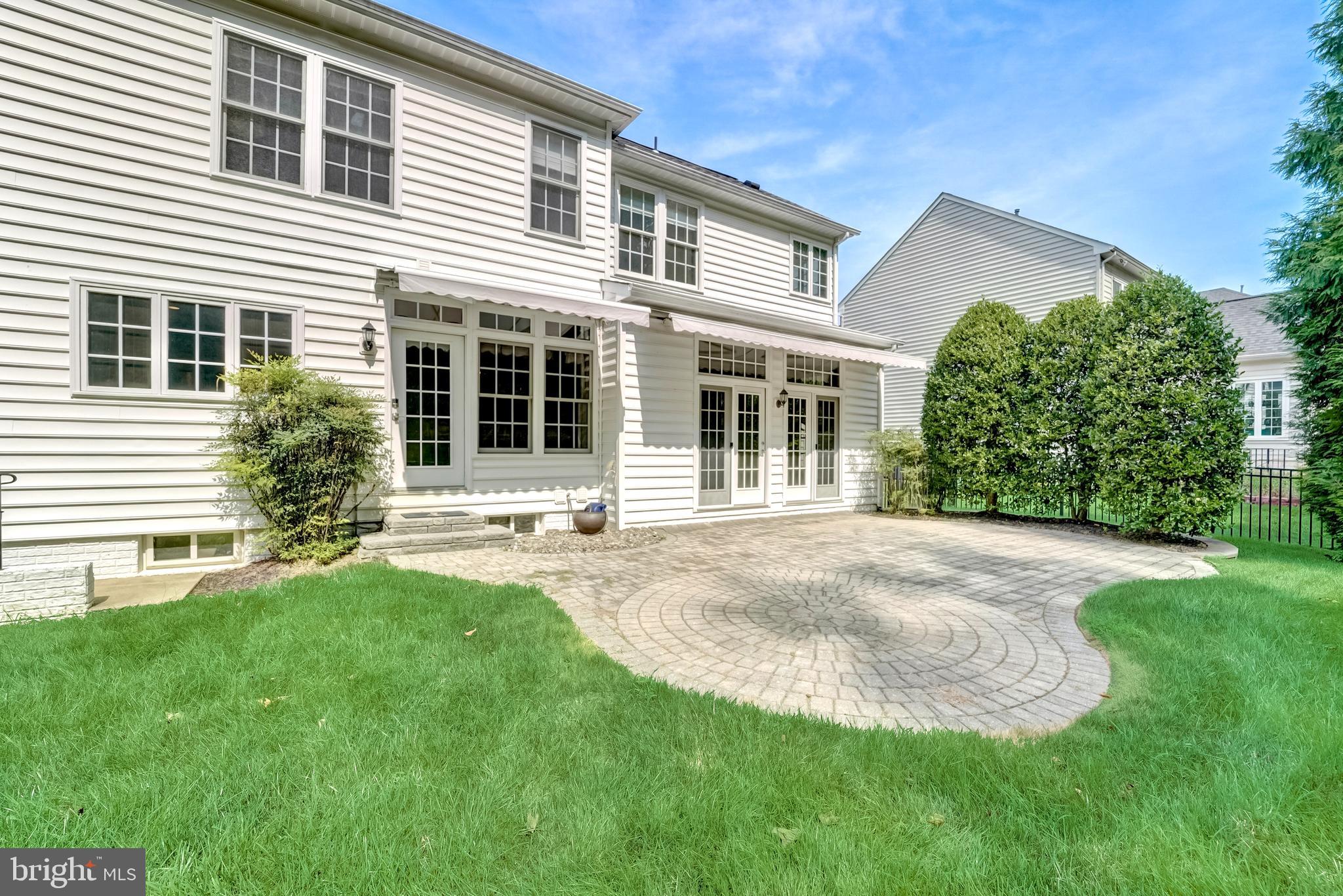 CRESTWOOD - Residential