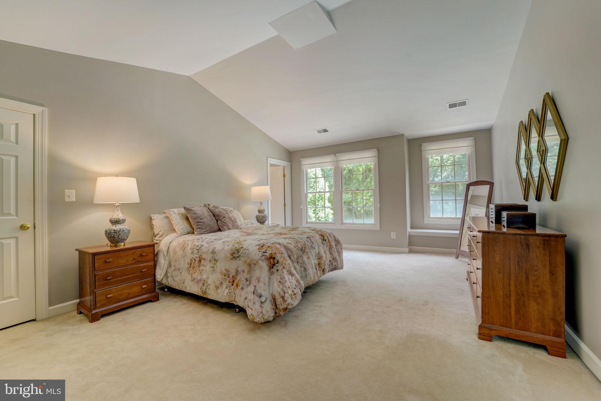 CRESTWOOD - Residential